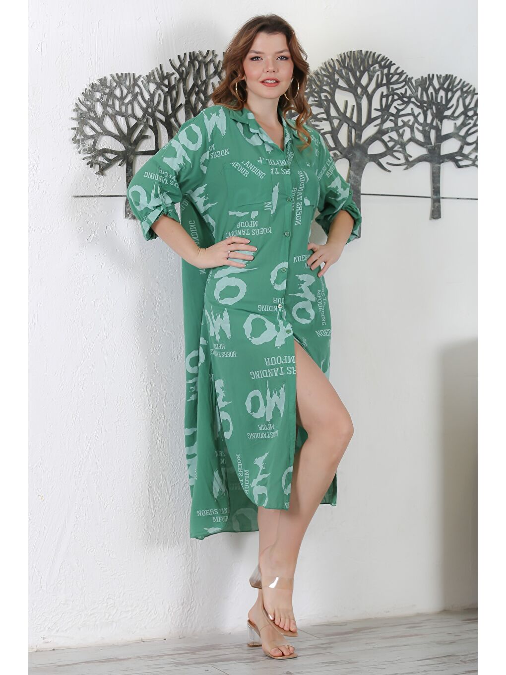 İtalyan Yeşil Gömlek Yaka Düğmeli Uzun Kollu Çift Cepli Allover Baskılı Dokuma Elbise 130 65-3