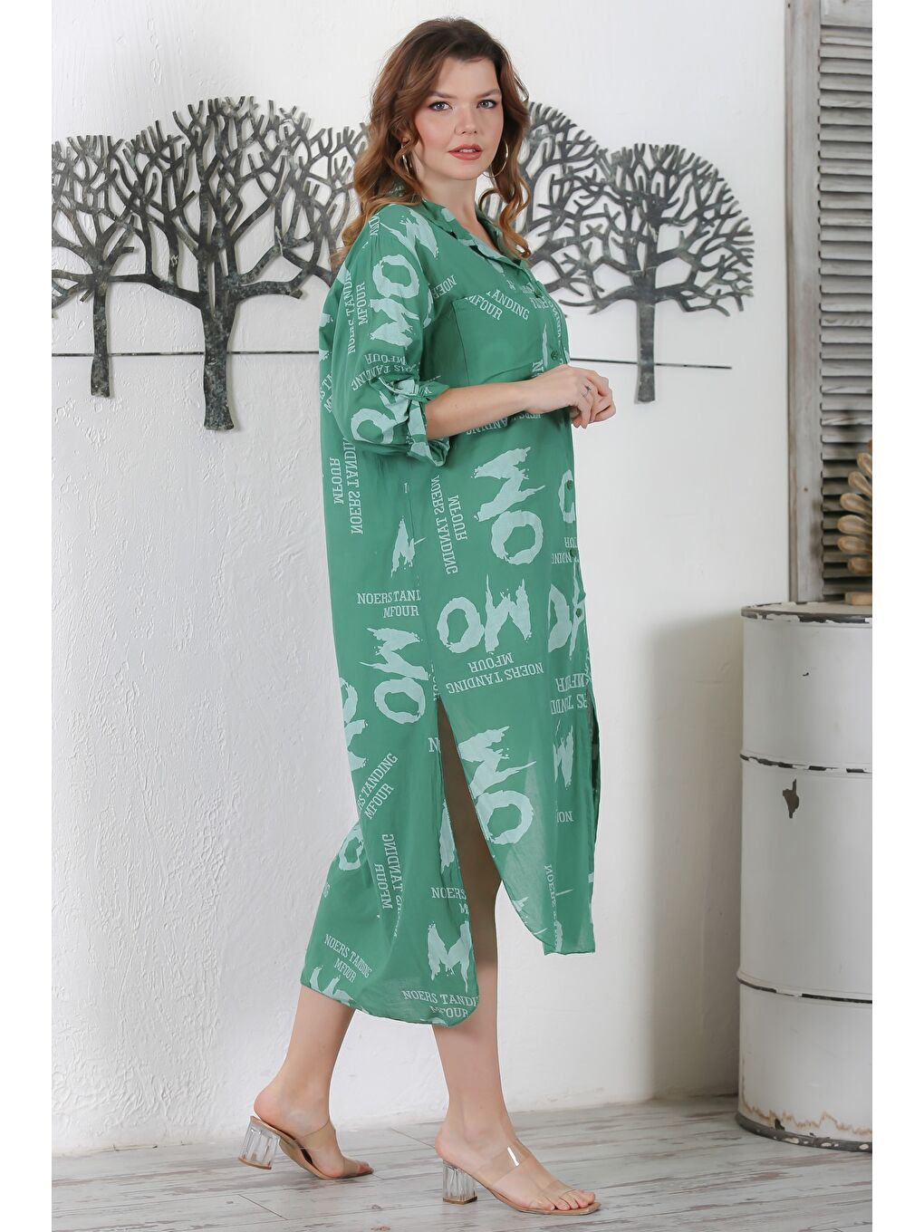 İtalyan Yeşil Gömlek Yaka Düğmeli Uzun Kollu Çift Cepli Allover Baskılı Dokuma Elbise 130 65-5