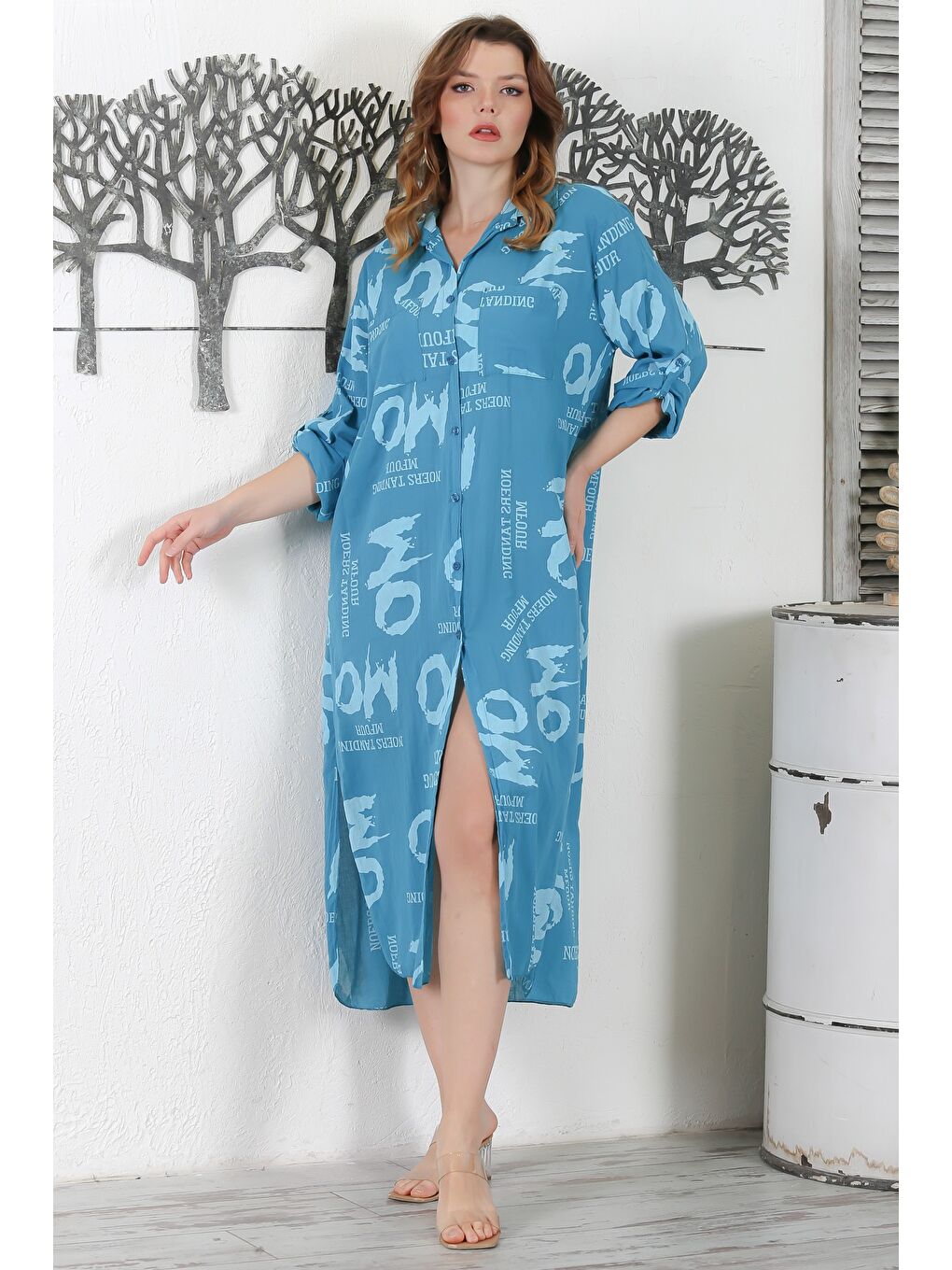 İtalyan Açık Mavi Gömlek Yaka Düğmeli Uzun Kollu Çift Cepli Allover Baskılı Dokuma Elbise 130 65-2