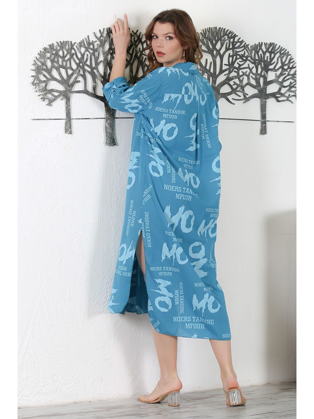 İtalyan Açık Mavi Gömlek Yaka Düğmeli Uzun Kollu Çift Cepli Allover Baskılı Dokuma Elbise 130 65-5