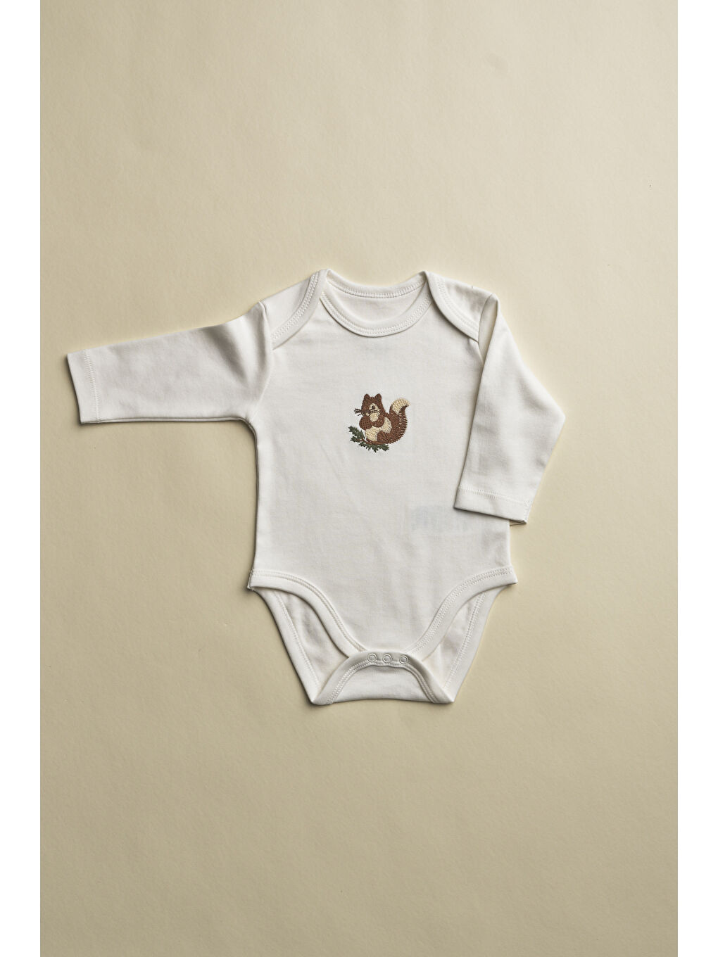 Ekru Sincap Nakışlı Uzun Kollu Çıtçıtlı Bebek Body-3