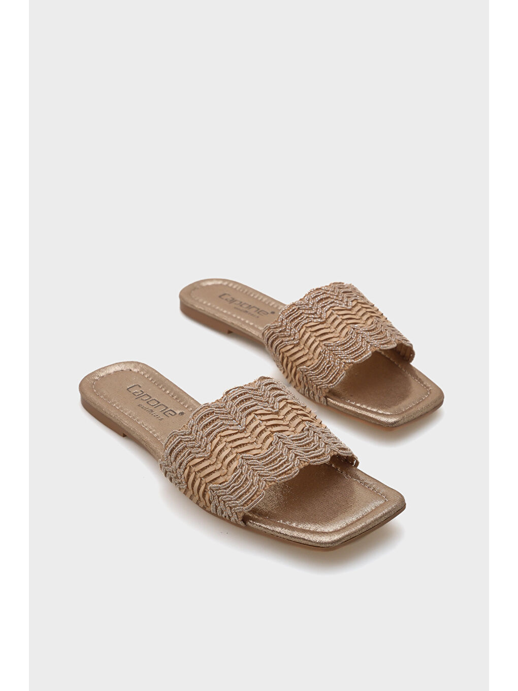 Kahverengi Katya Düz Topuklu Parlak Küt Burunlu Kadın Terlik-1