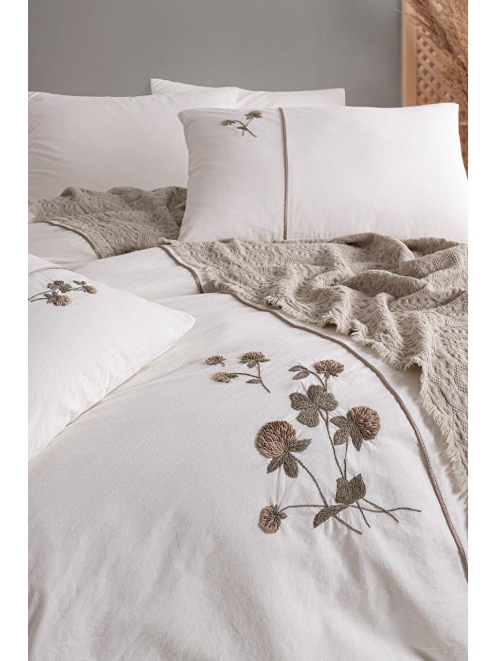 Bej Vera 7 Parça %100 Pamuk Çift Kişilik Pikeli Nevresim Takımı Vizon-1