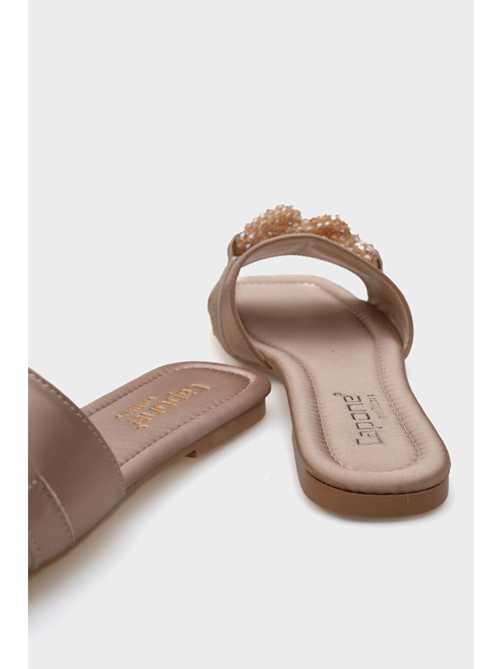 Bej Katlin Düz Topuklu Saten Taşlı Küt Burunlu Kadın Terlik-5