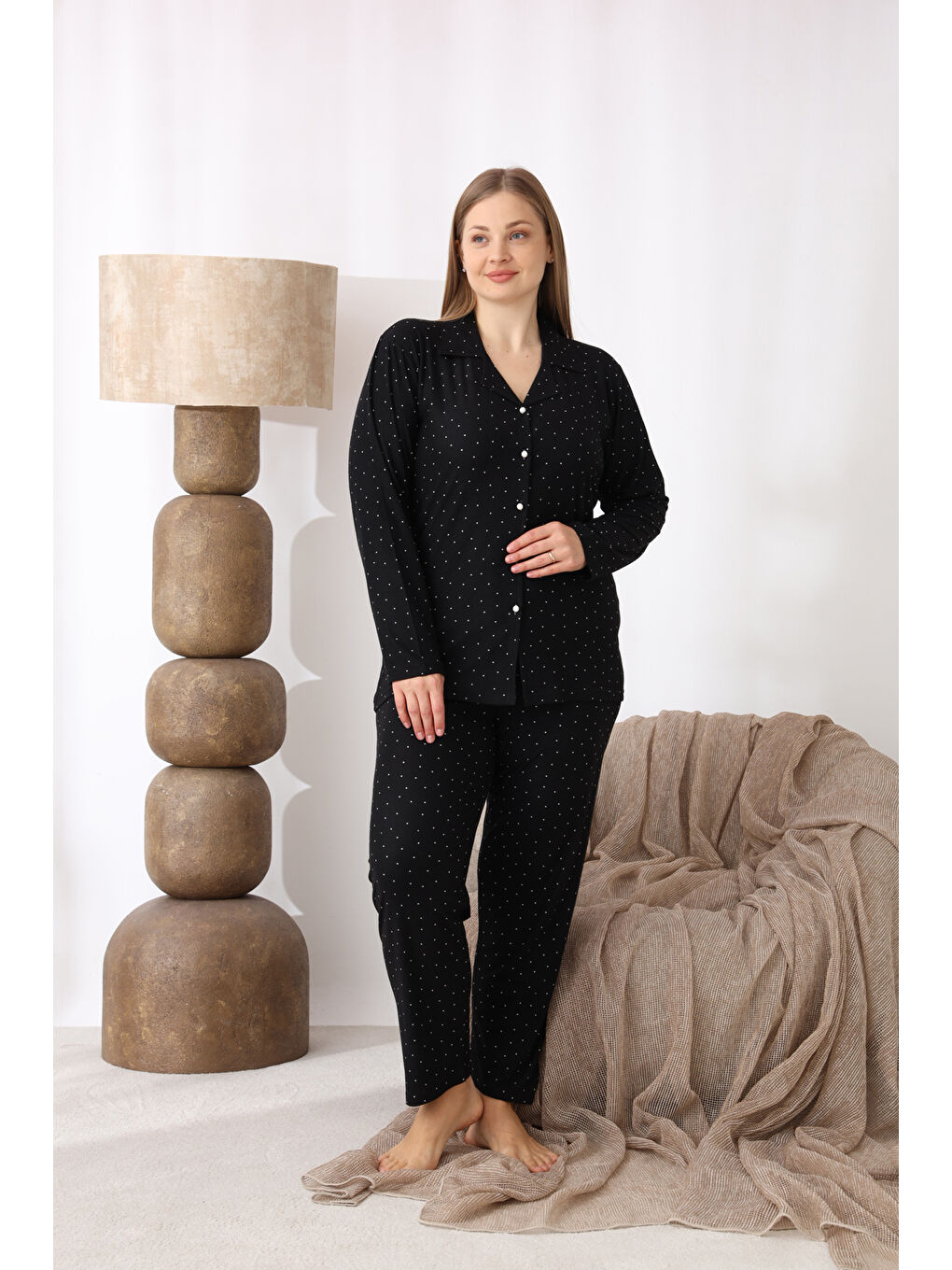 Siyah Boydan Düğmeli Desenli Süet Kumaş Büyük Beden Kadın Pijama Takımı 550-1