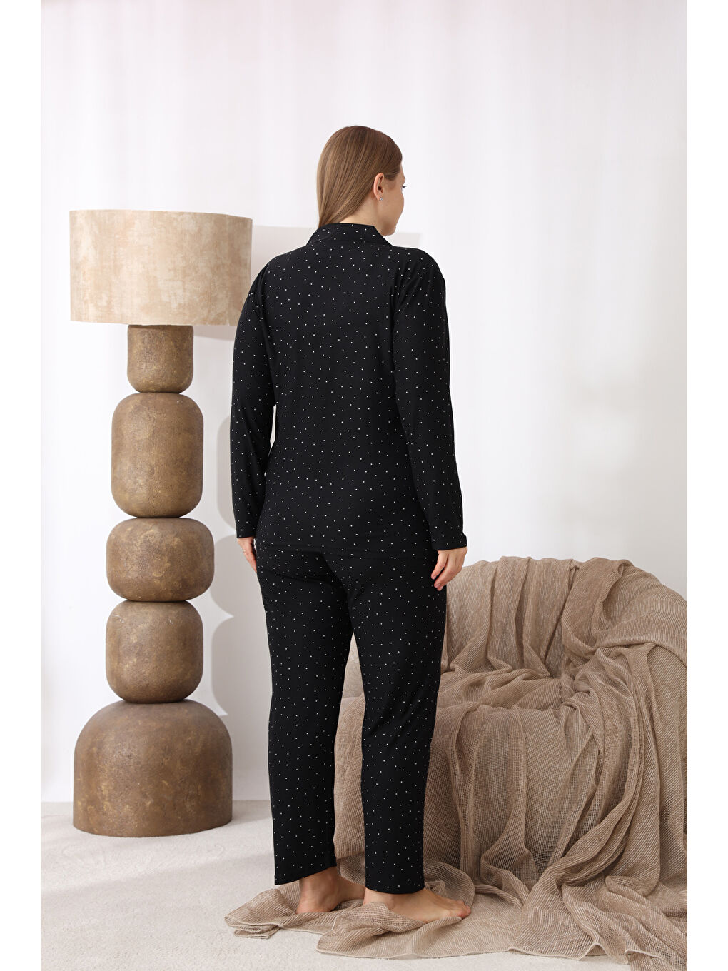 Siyah Boydan Düğmeli Desenli Süet Kumaş Büyük Beden Kadın Pijama Takımı 550-4