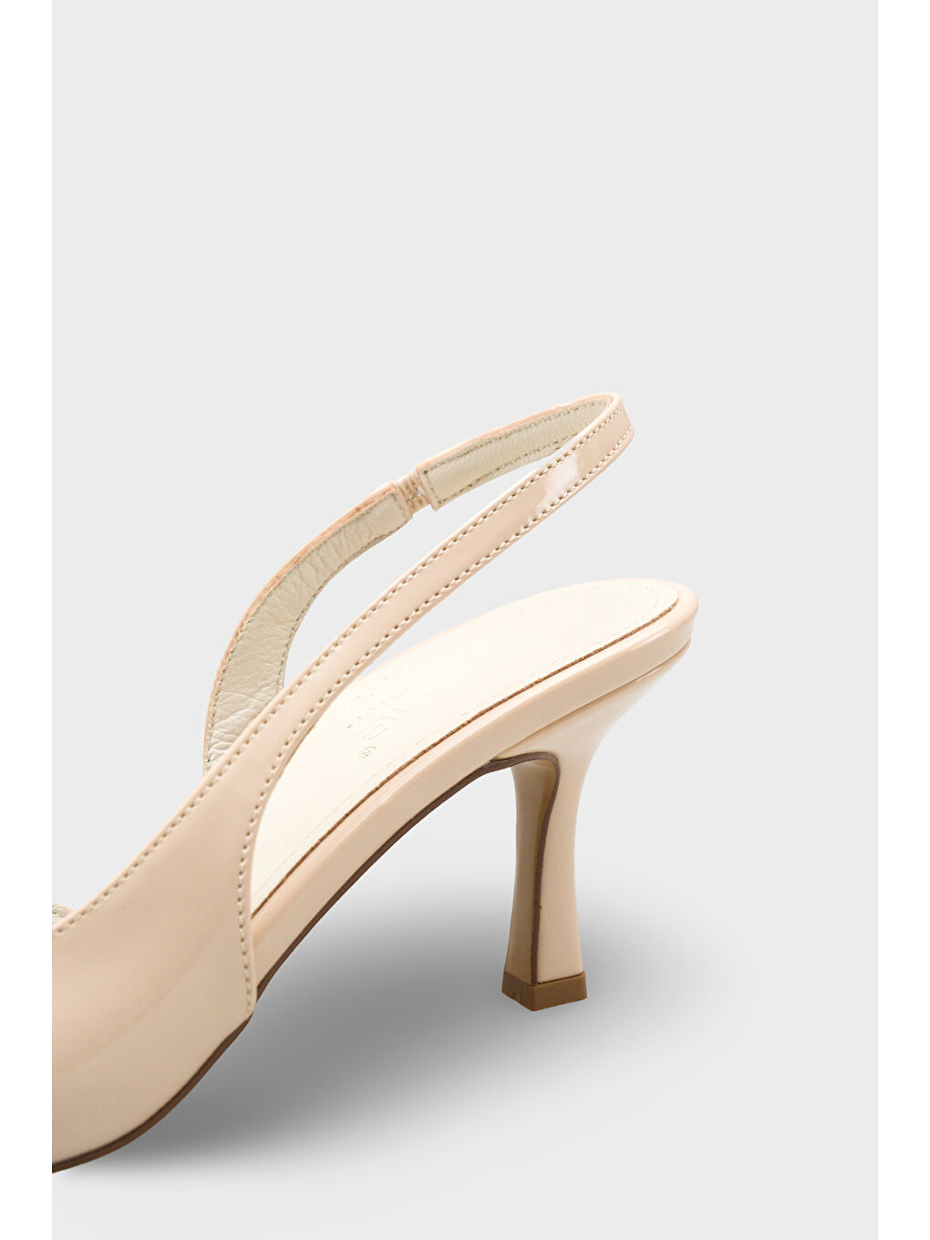 Ekru Ramonda Hakiki Deri Astarlı Sivri Burunlu Orta Topuklu Arkası Açık Kadın Ayakkabı-3