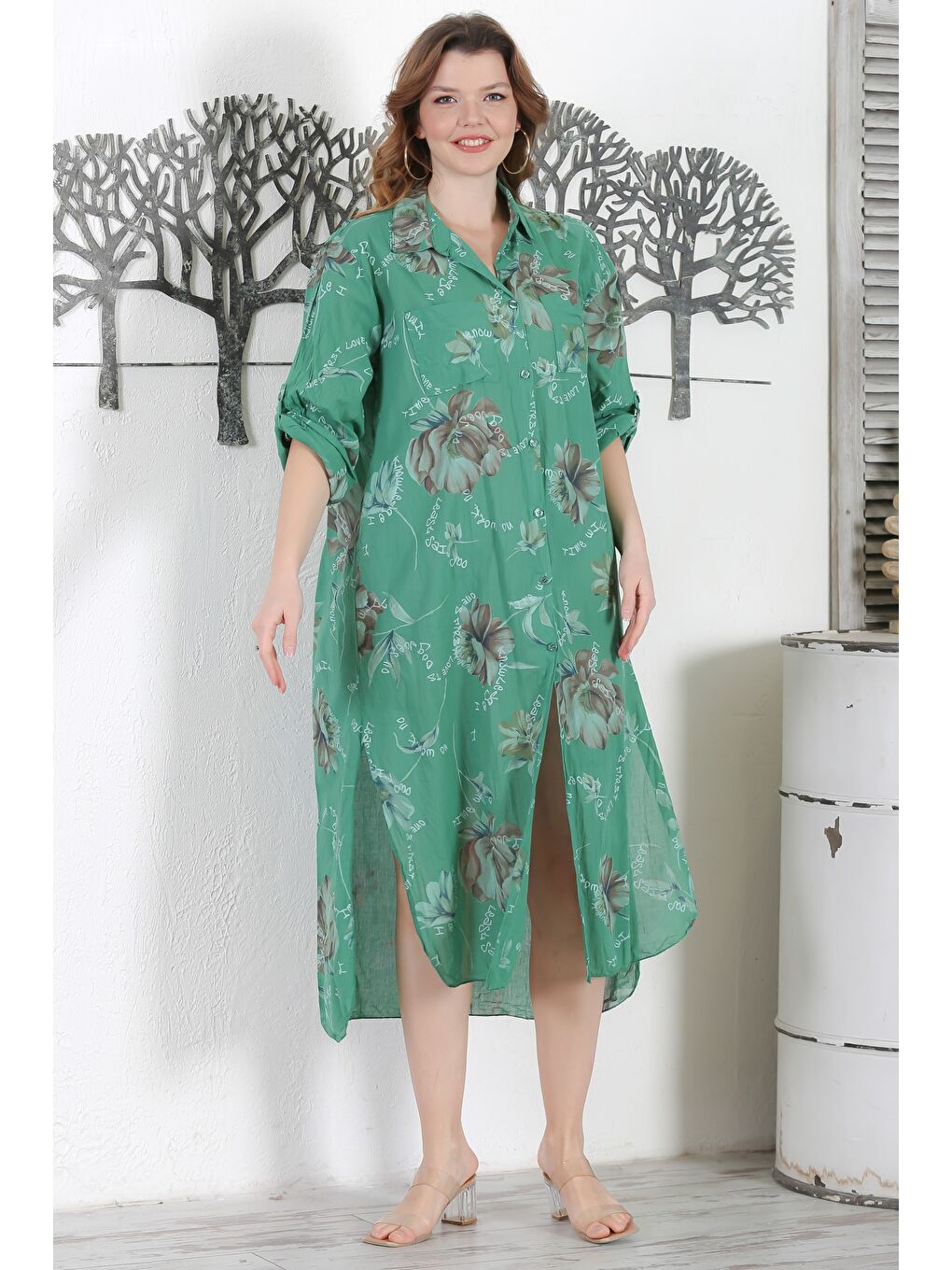 İtalyan Yeşil Gömlek Yaka Düğmeli Uzun Kollu Çift Cepli Allover Baskılı Dokuma Elbise 130 65-2