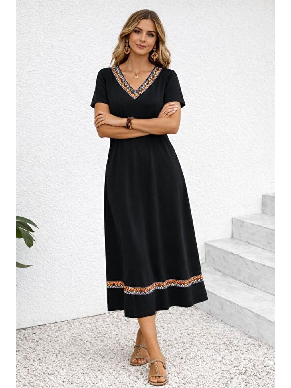 Siyah Kadın Kısa Kollu V Yakalı Etnik şerit Detaylı Uzun Viskon-2