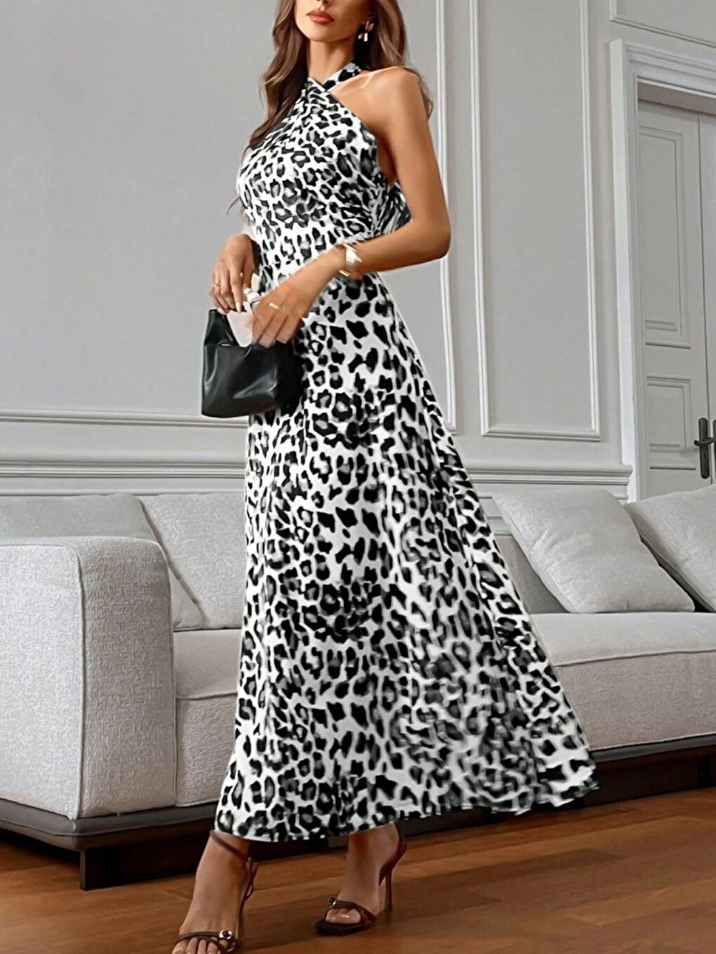 Siyah Kadın Omuzlardan Açık Boyundan çapraz Bağlama Detaylı Süprem Elbise-1