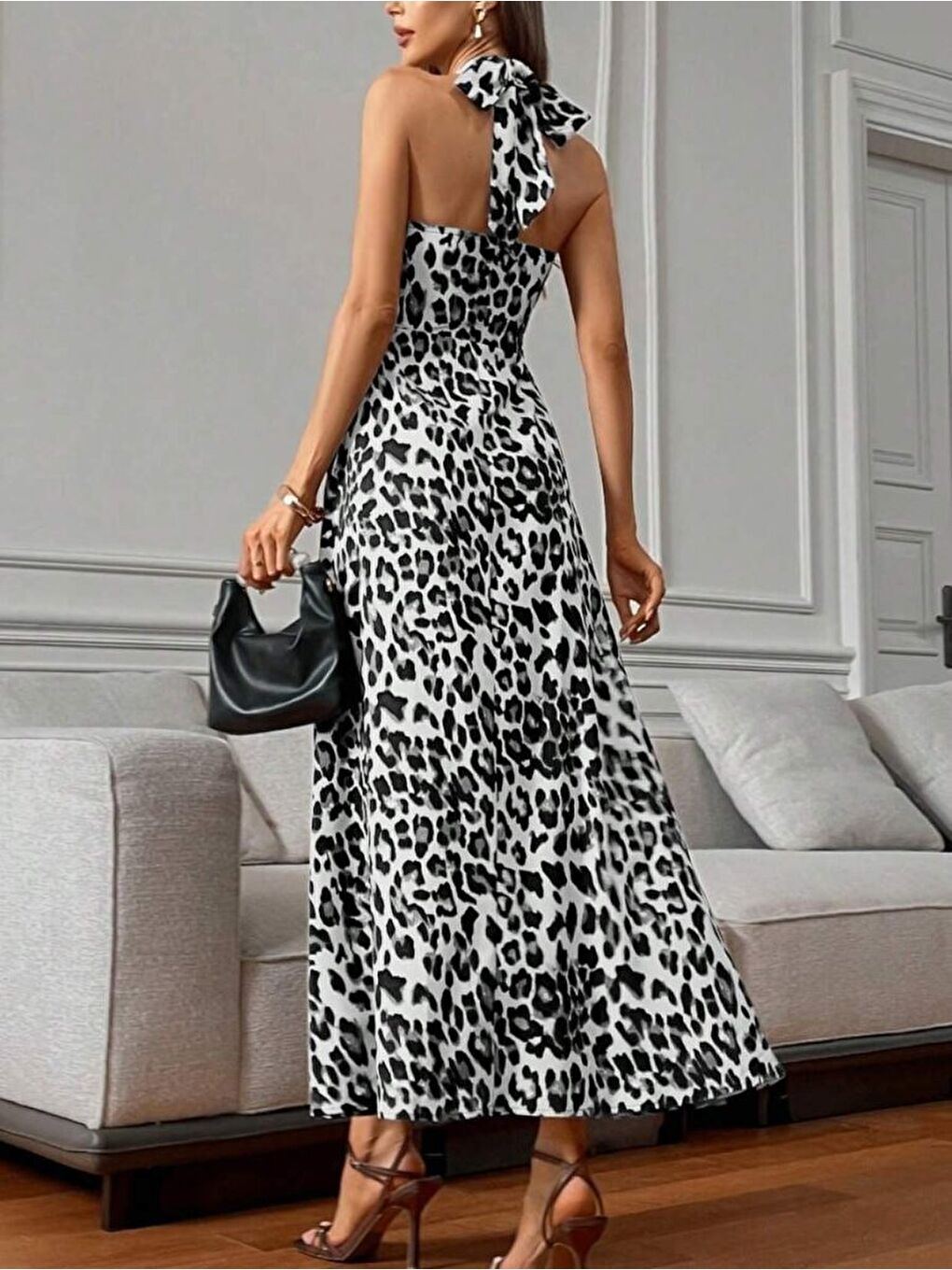 Siyah Kadın Omuzlardan Açık Boyundan çapraz Bağlama Detaylı Süprem Elbise-3