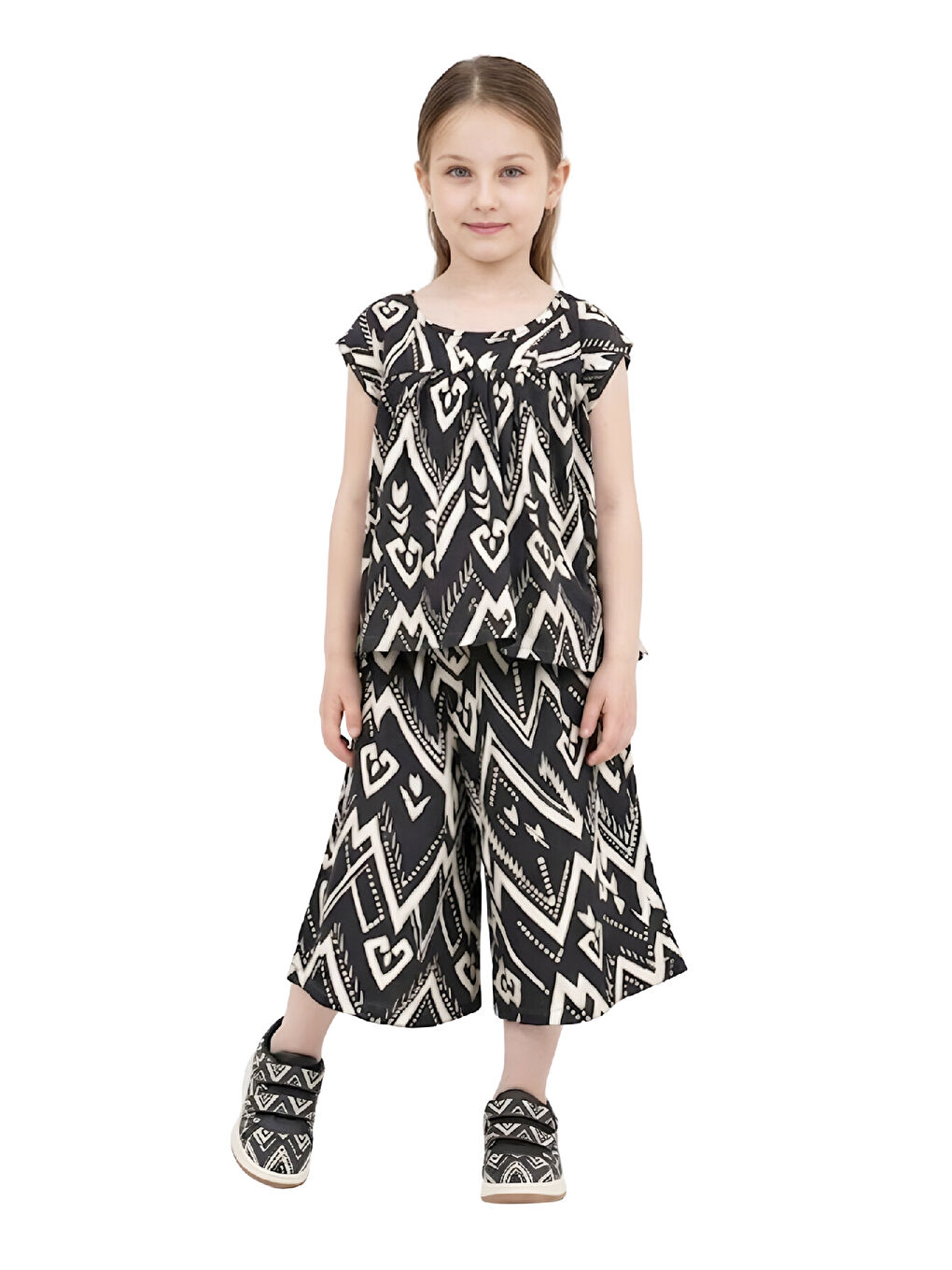 Siyah Kız Çocuk Geniş Kaprili ve Desen Detaylı Alt-Üst Takım 2-12 Yaş 12578HC