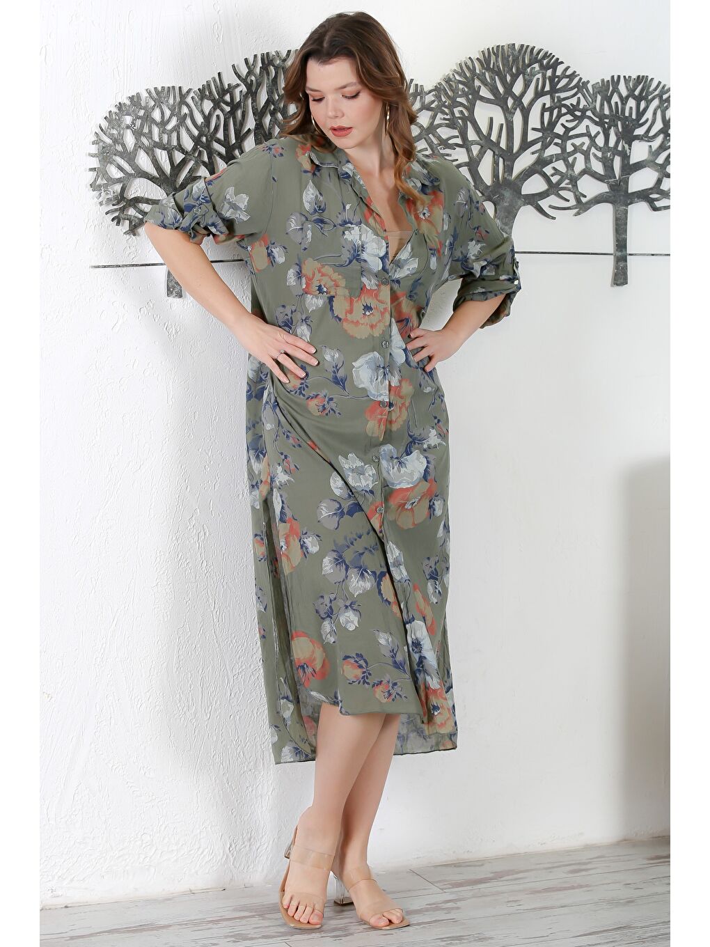 İtalyan Haki Gömlek Yaka Düğmeli Uzun Kollu Çift Cepli Allover Baskılı Dokuma Elbise 130 65-1