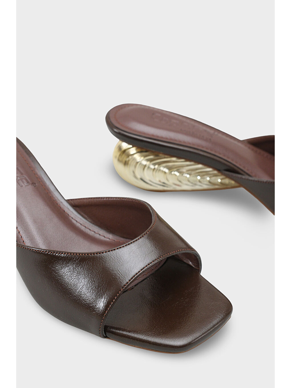 Kahverengi Pauly Metal Topuklu Kadın Terlik-3