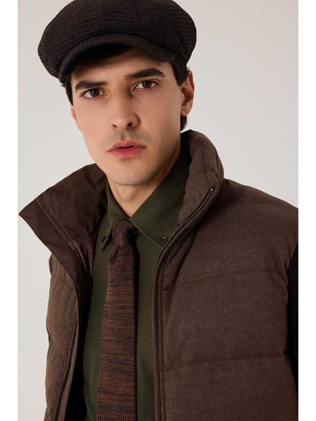 Gri Regular Fit Dik Yaka Yün Karışımlı Triko Mont-1