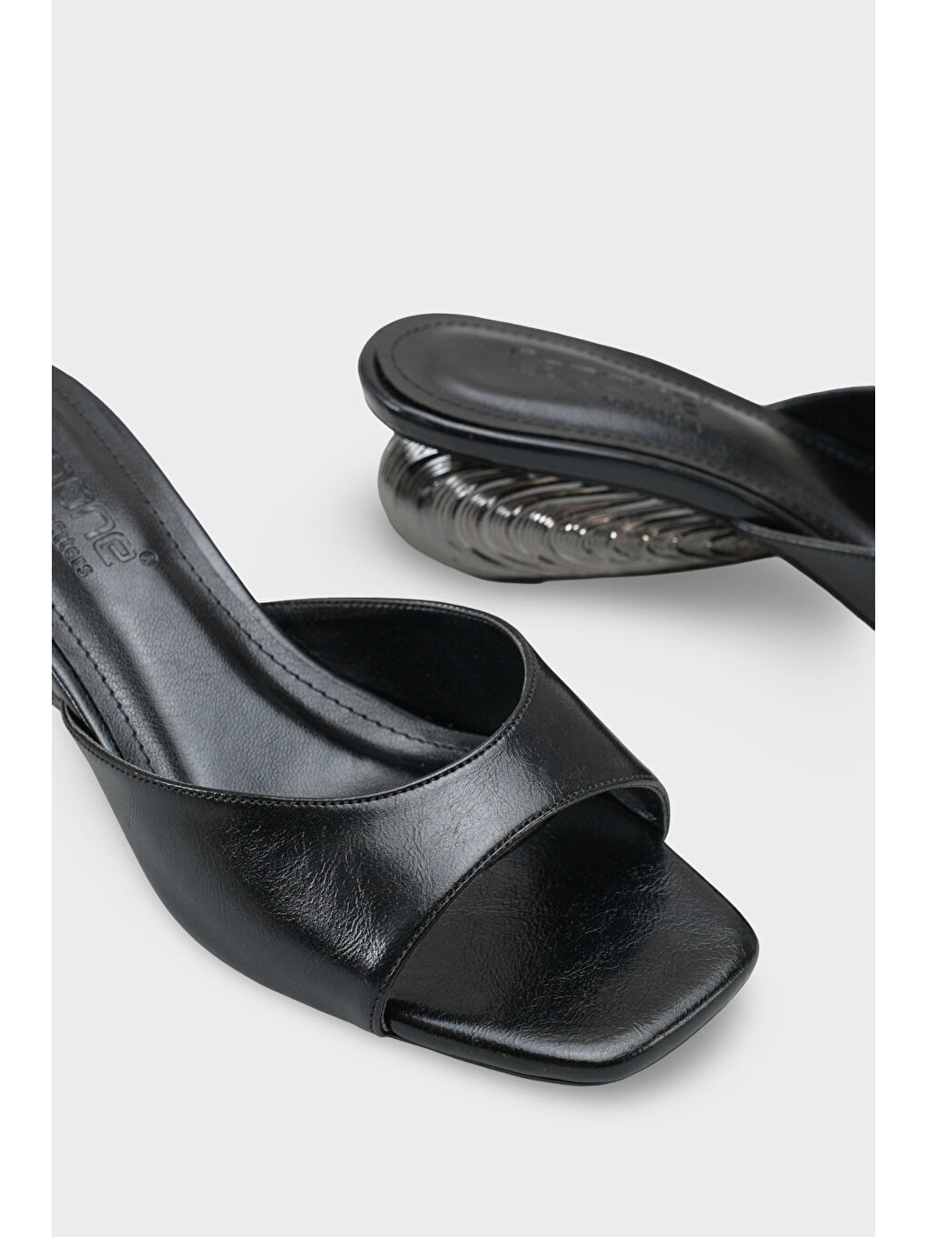 Siyah Pauly Metal Topuklu Kadın Terlik-3