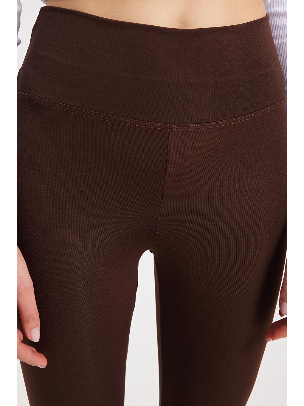 Kadın Slim Fit Dar Kesim Scuba Kumaş Beli Lastikli Kahverengi Tayt-2