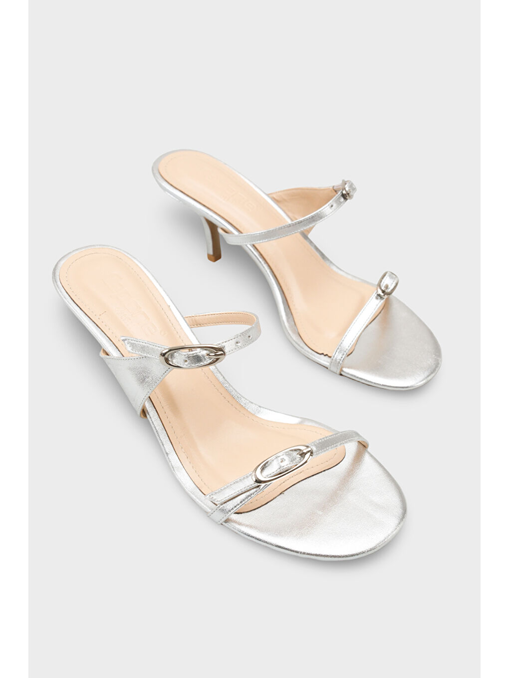 Gri Gerda Yuvarlak Burunlu Çift Tokalı Orta Topuklu Kadın Terlik-1