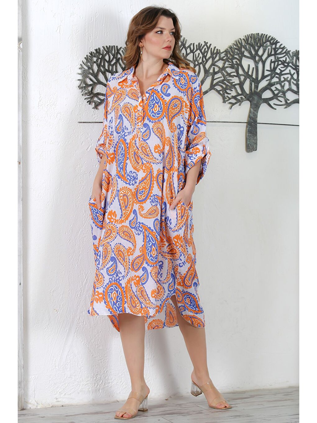 İtalyan Beyaz Gömlek Yaka Düğmeli Uzun Kollu Şal Desenli Gizli Cepli Yırtmaçlı Dokuma Elbise 130 65-3