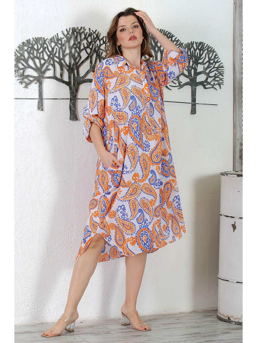 İtalyan Beyaz Gömlek Yaka Düğmeli Uzun Kollu Şal Desenli Gizli Cepli Yırtmaçlı Dokuma Elbise 130 65-4