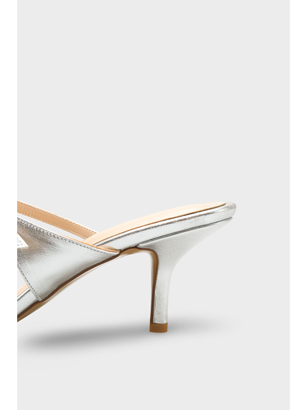 Gri Gerda Yuvarlak Burunlu Çift Tokalı Orta Topuklu Kadın Terlik-5