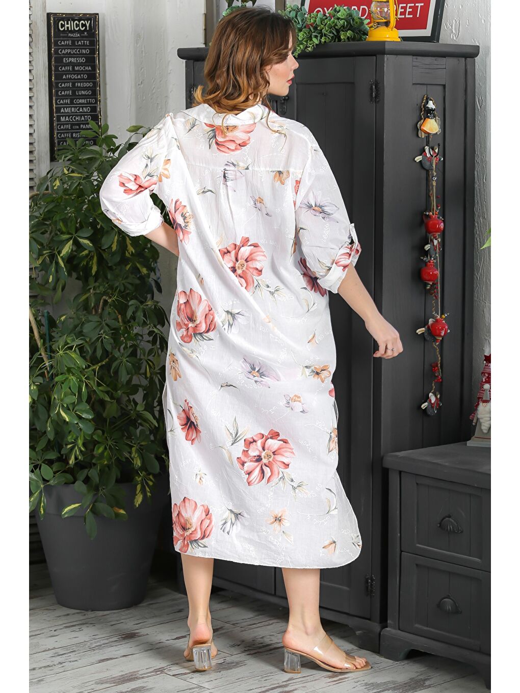 İtalyan Beyaz Gömlek Yaka Düğmeli Uzun Kollu Çift Cepli Allover Baskılı Dokuma Elbise 130 65-6