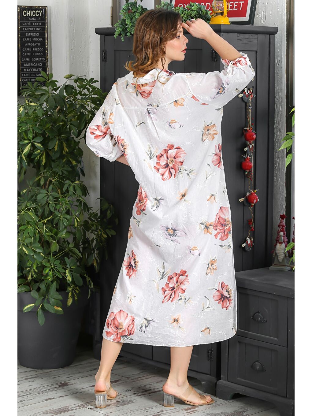 İtalyan Beyaz Gömlek Yaka Düğmeli Uzun Kollu Çift Cepli Allover Baskılı Dokuma Elbise 130 65-7