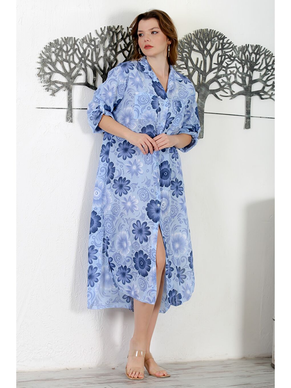 İtalyan Açık Mavi Gömlek Yaka Düğmeli Uzun Kollu Çift Cepli Allover Baskılı Dokuma Elbise 130 65-2