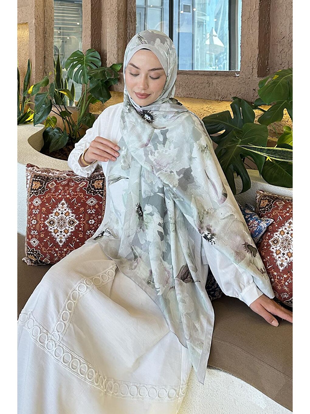 Bej Çiçek Desen Bambu Şal Taş-2