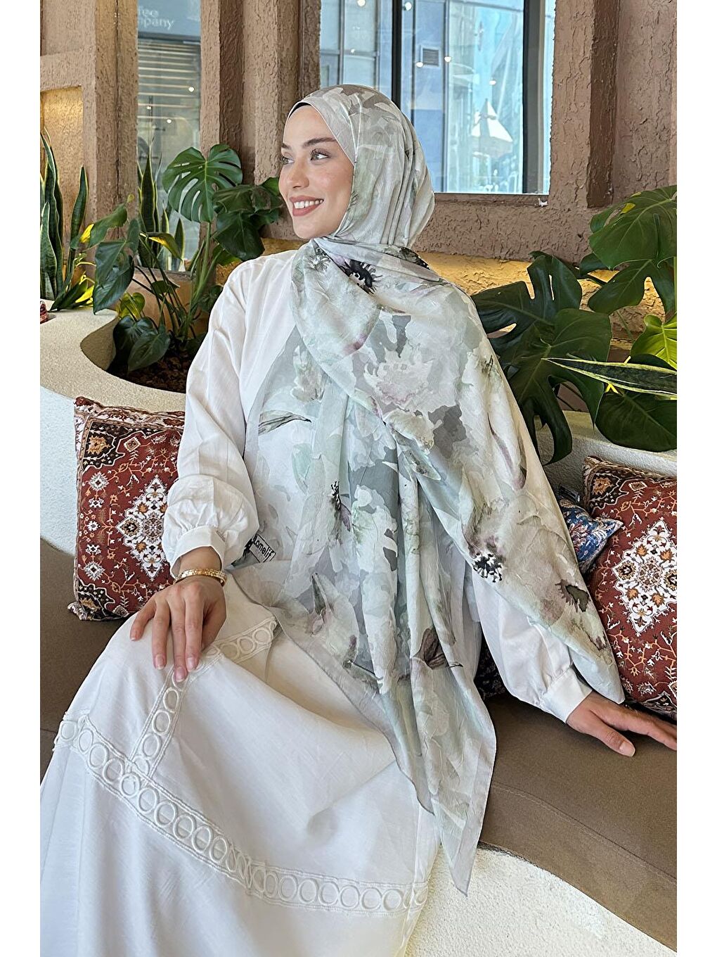 Bej Çiçek Desen Bambu Şal Taş-3