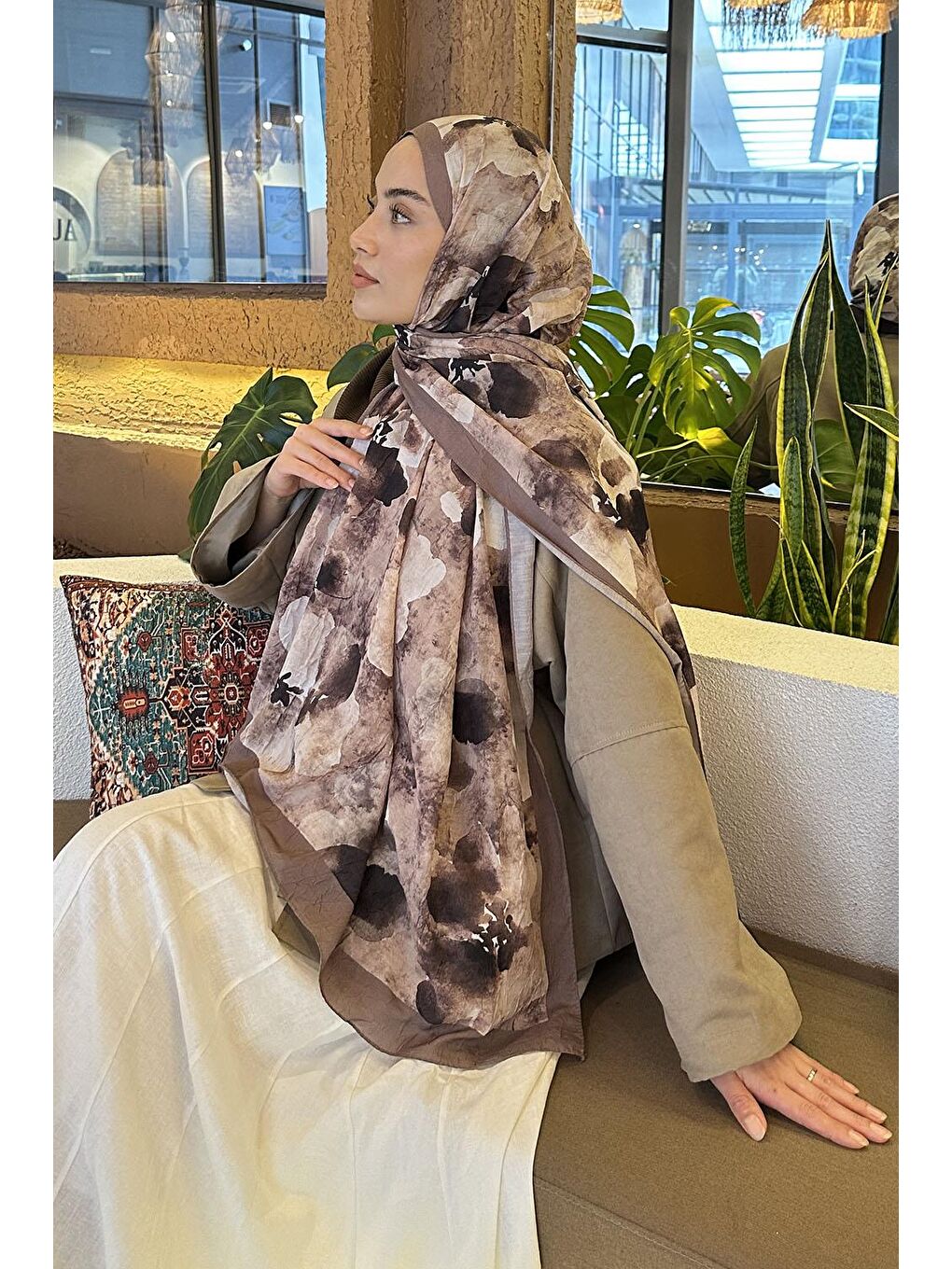 Kahverengi Batik Çiçek Desen Bambu Şal Toprak-2