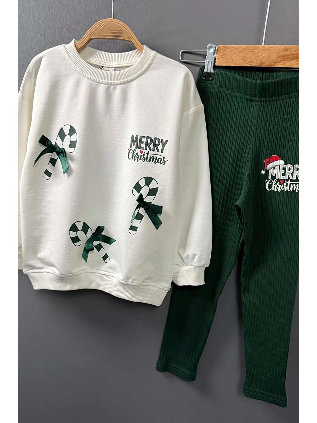 Kız Çocuk Üzerinde Baston Şeker Baskılı 2 İpli Kazak Fitilli Yeşil Taytlı Takım-2