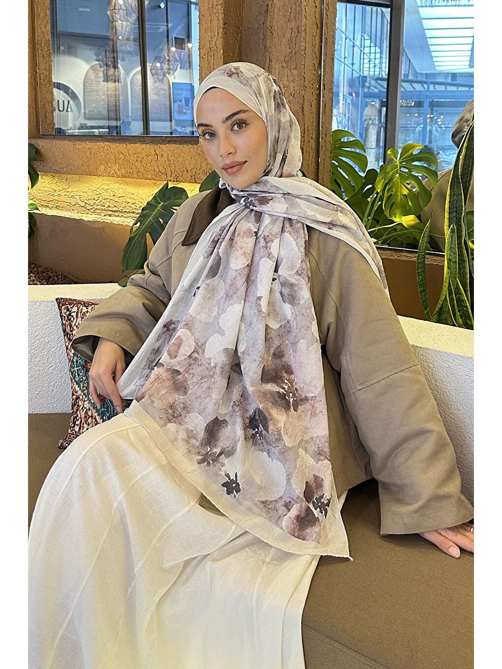 Bej Batik Çiçek Desen Bambu Şal Taş-1