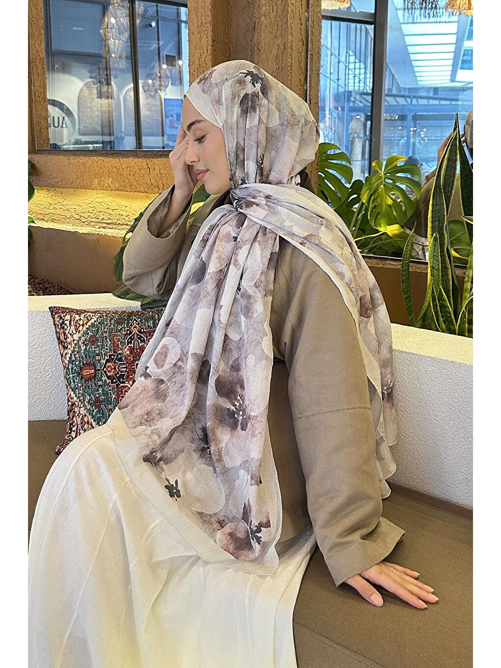 Bej Batik Çiçek Desen Bambu Şal Taş-3