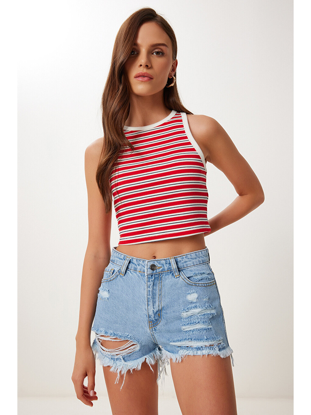 Mavi Yırtık Mini Denim Şort AÇIK MAVİ LCR0085
