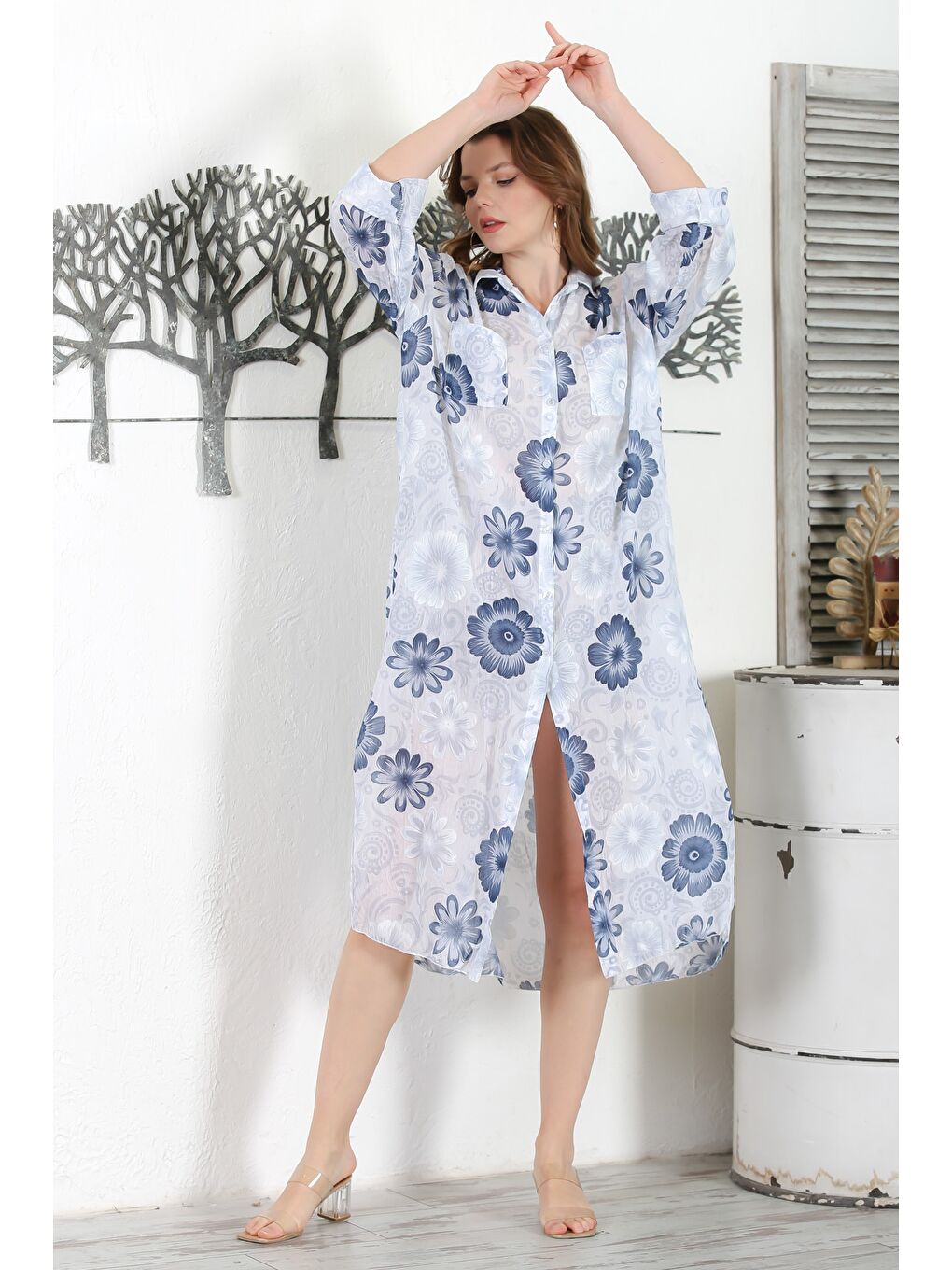 İtalyan Beyaz Gömlek Yaka Düğmeli Uzun Kollu Çift Cepli Allover Baskılı Dokuma Elbise 130 65-1