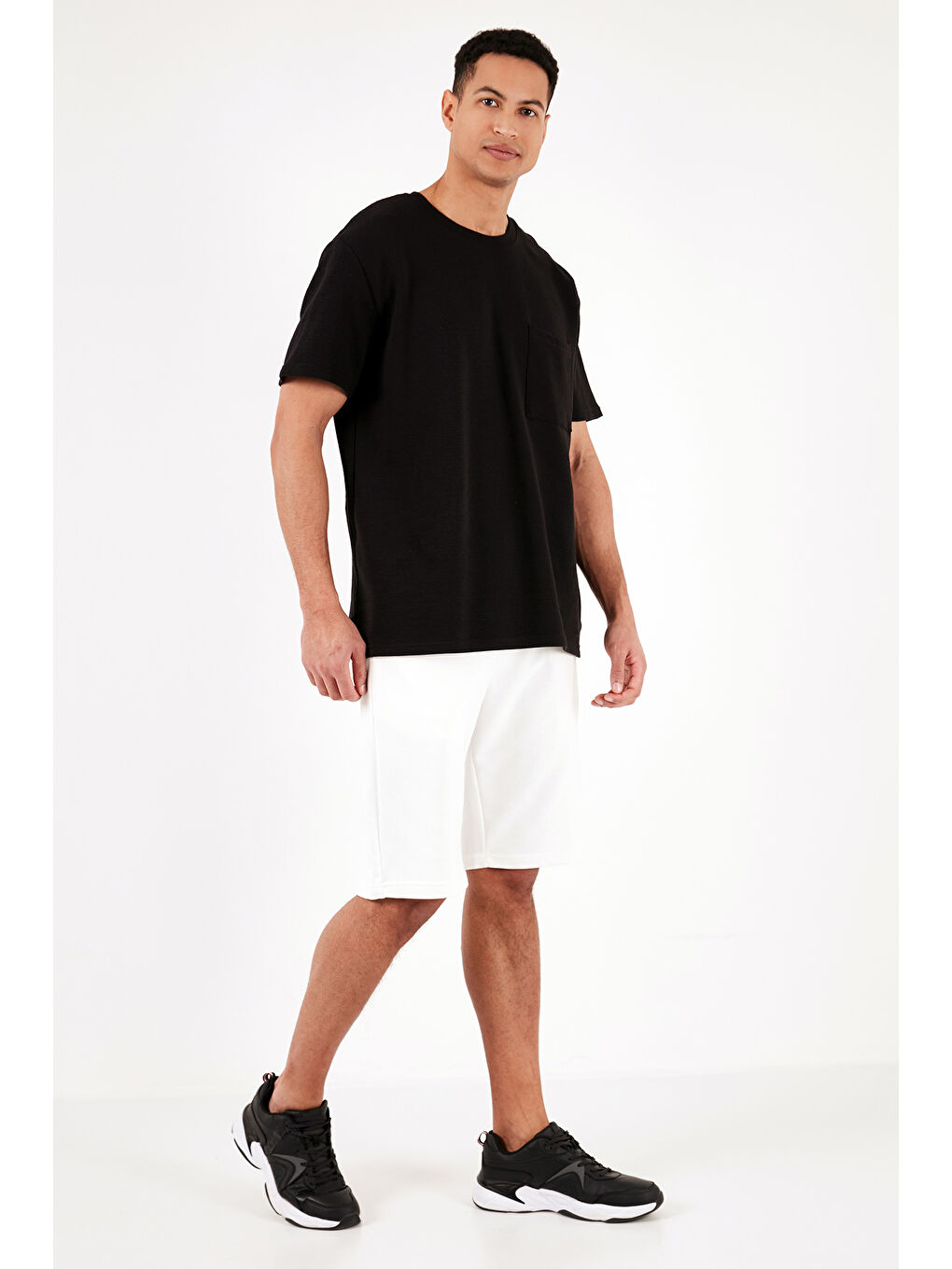 Mavi Pamuklu Regular Fit Normal Bel Cepli 3'lü Paket Şort 5908042S3-4