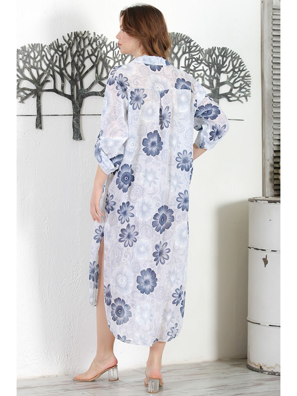 İtalyan Beyaz Gömlek Yaka Düğmeli Uzun Kollu Çift Cepli Allover Baskılı Dokuma Elbise 130 65-6