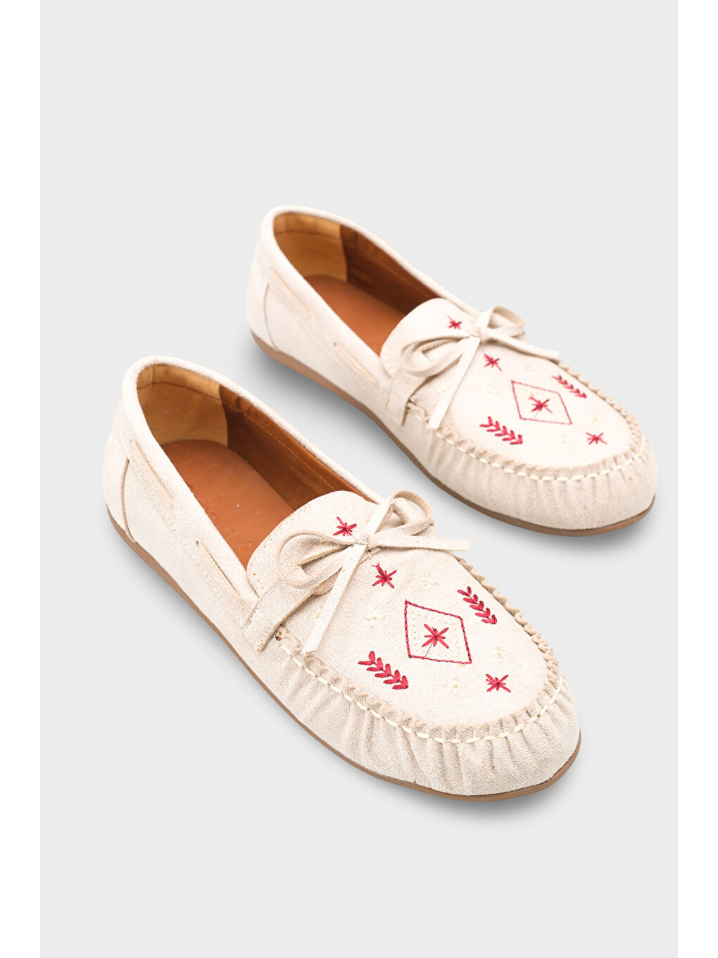 Bej Viki Kızılderili Nakışlı Yumuşak Kadın Loafer Ayakkabı-1
