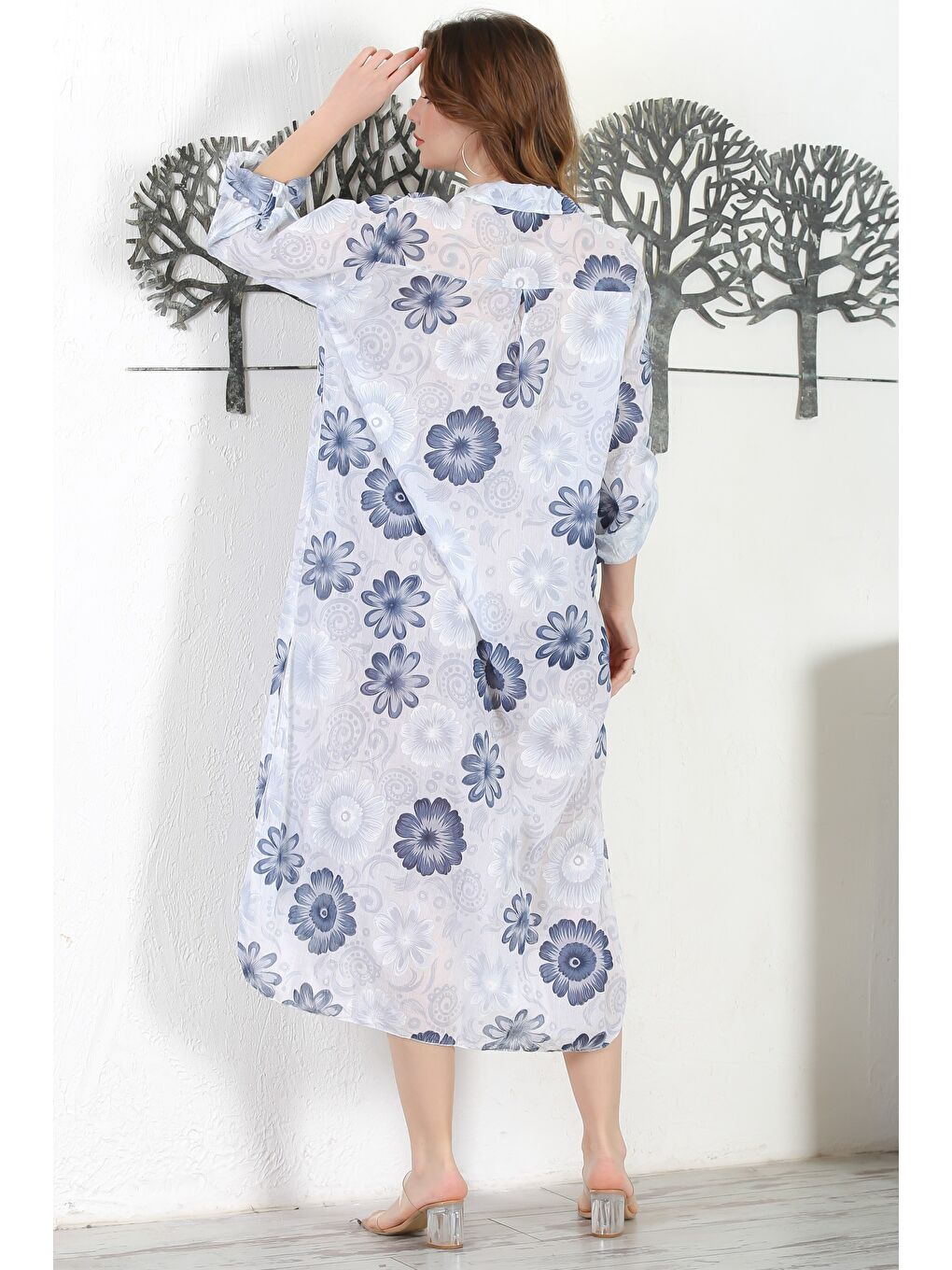 İtalyan Beyaz Gömlek Yaka Düğmeli Uzun Kollu Çift Cepli Allover Baskılı Dokuma Elbise 130 65-7