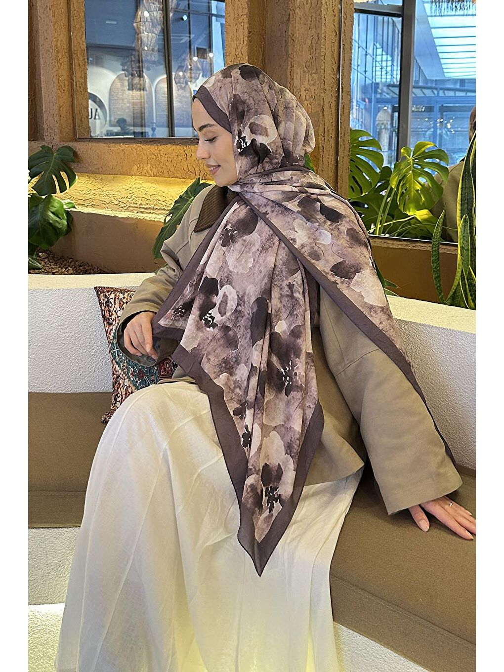 Kahverengi Batik Çiçek Desen Bambu Şal Soft Kahve-3