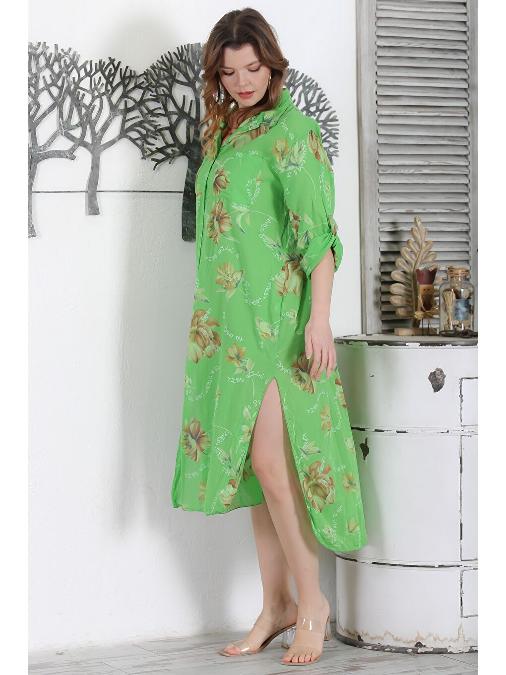 İtalyan Fıstık Yeşili Gömlek Yaka Düğmeli Uzun Kollu Çift Cepli Allover Baskılı Dokuma Elbise 130 65-1