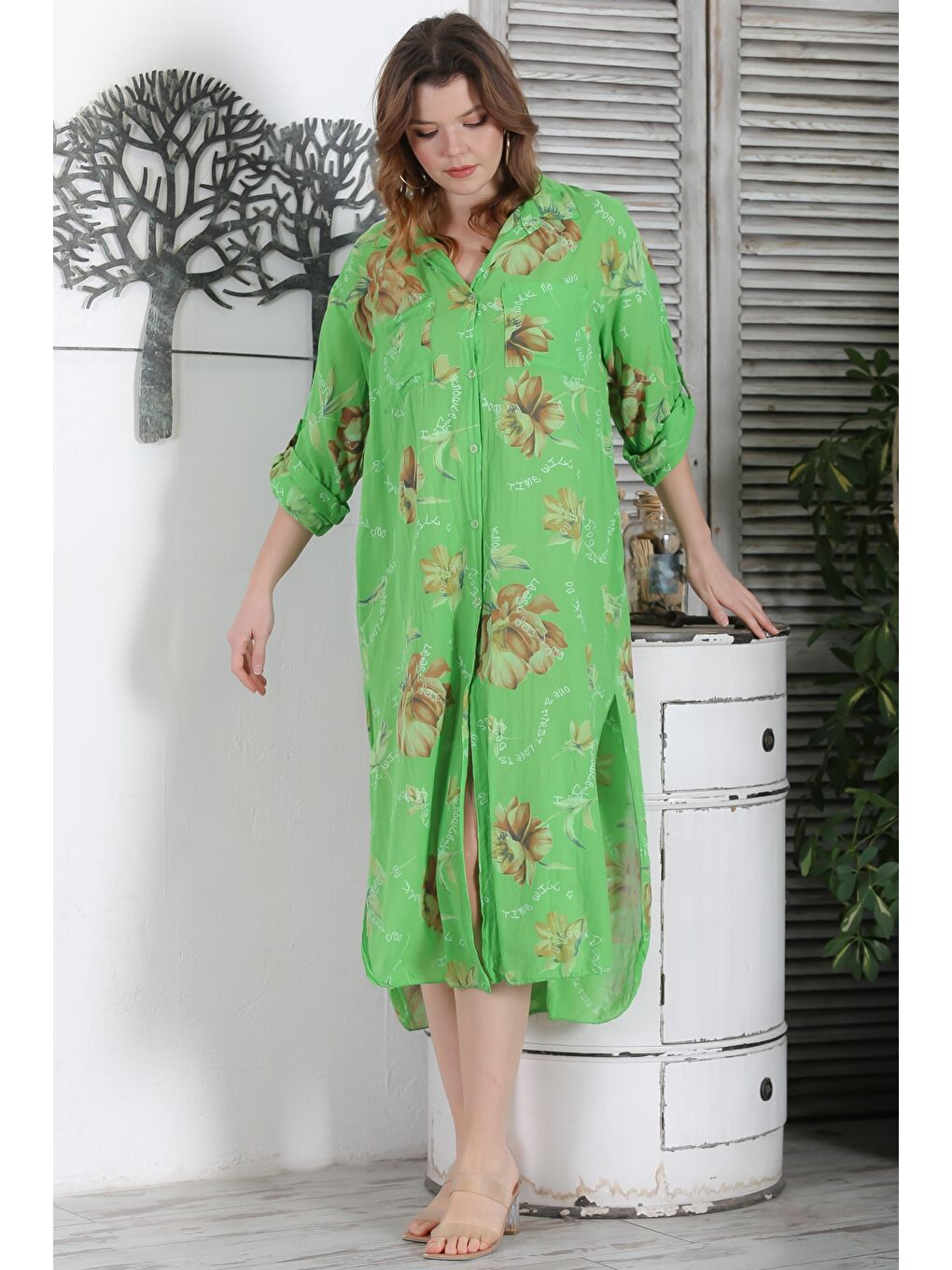 İtalyan Fıstık Yeşili Gömlek Yaka Düğmeli Uzun Kollu Çift Cepli Allover Baskılı Dokuma Elbise 130 65-2