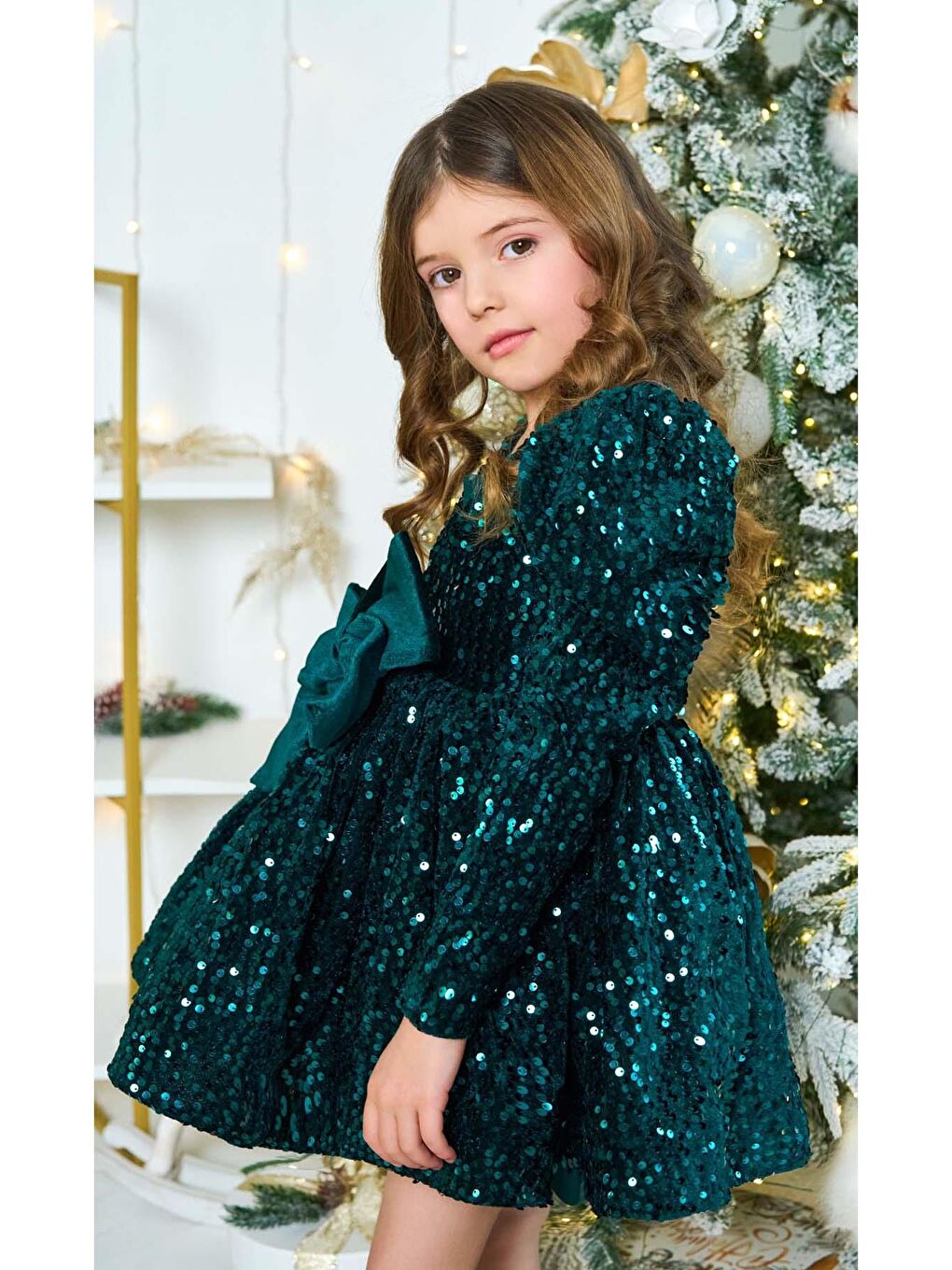 Kız Çocuk V Yaka Üzeri Pulpayet İşlemeli Eteği Kabarık Kadife Yeşil Abiye-2