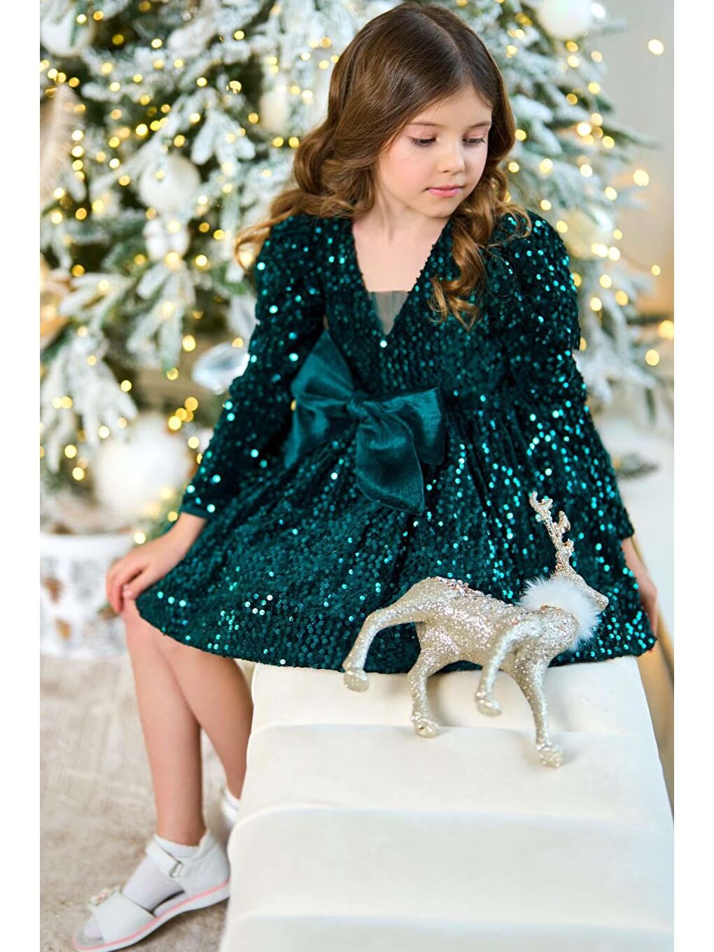 Kız Çocuk V Yaka Üzeri Pulpayet İşlemeli Eteği Kabarık Kadife Yeşil Abiye-3