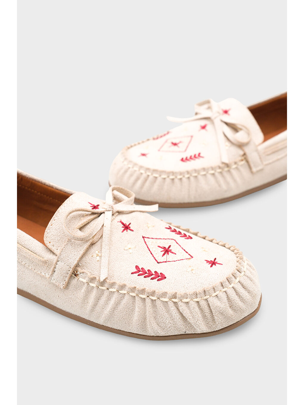 Bej Viki Kızılderili Nakışlı Yumuşak Kadın Loafer Ayakkabı-3