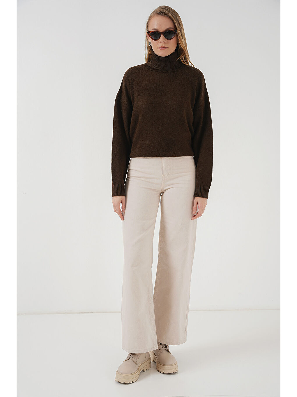 15917 Kadın Balıkçı Yaka Oversize Triko Kazak - Kahverengi-1