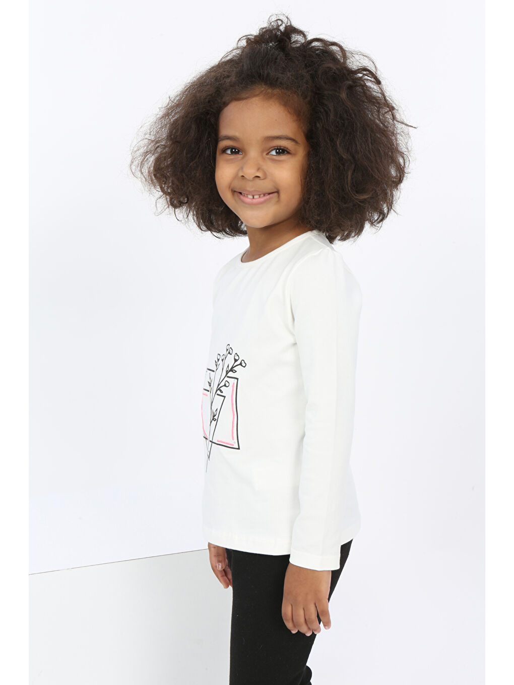 Ekru Kız Bebek Çiçekli Yazı Nakışlı Tişört-2