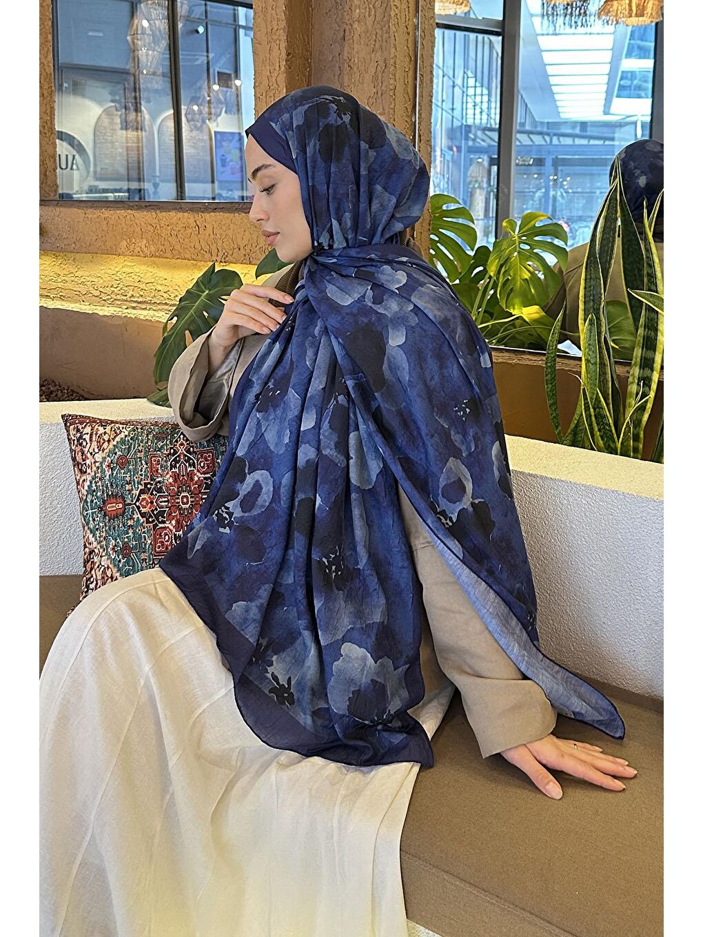 Batik Çiçek Desen Bambu Şal Gece Mavisi-3