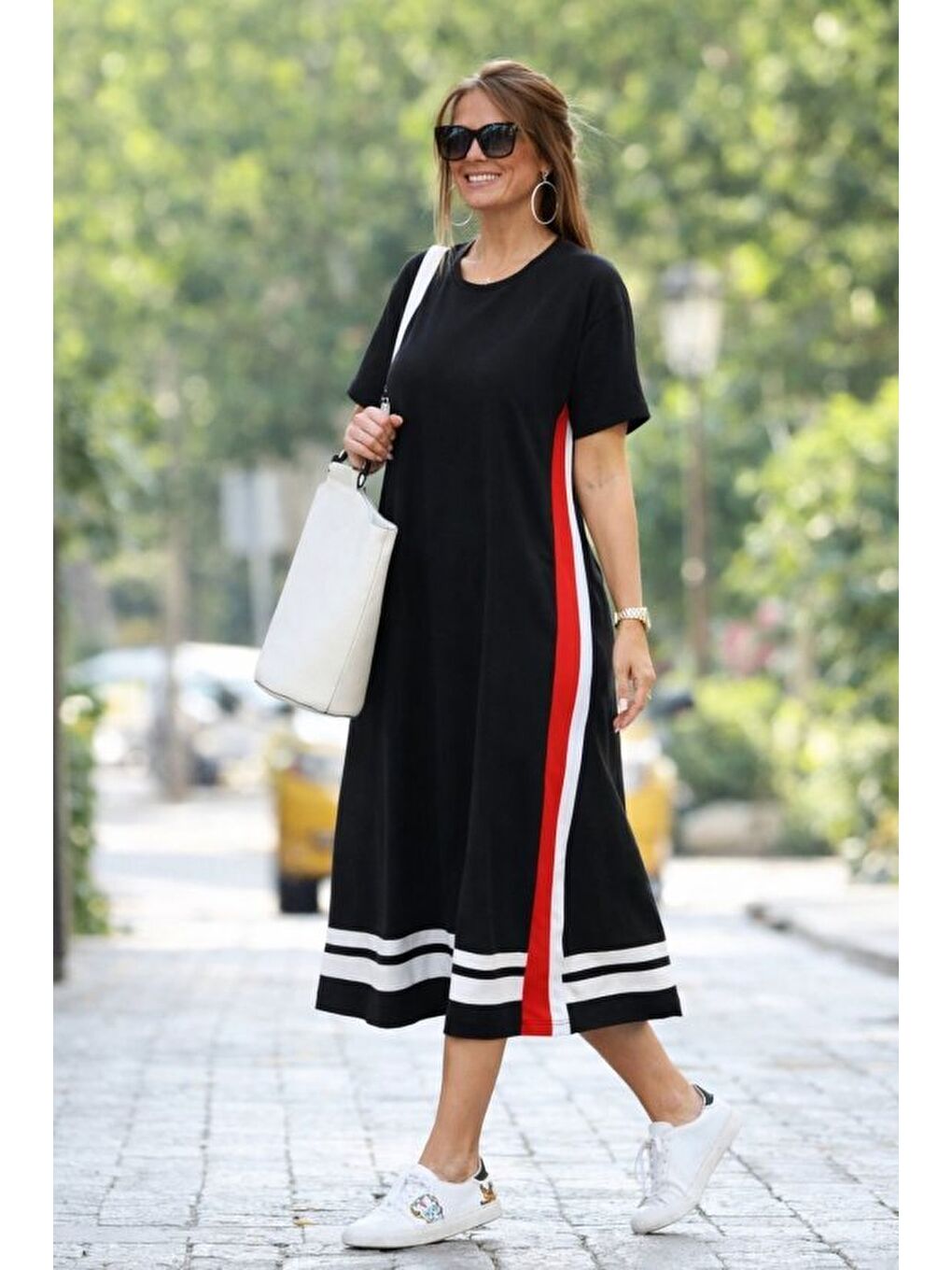 Siyah Kadın Kısa Kollu Bisiklet Yaka Yan şerit Detaylı Midi Viskon Elbise